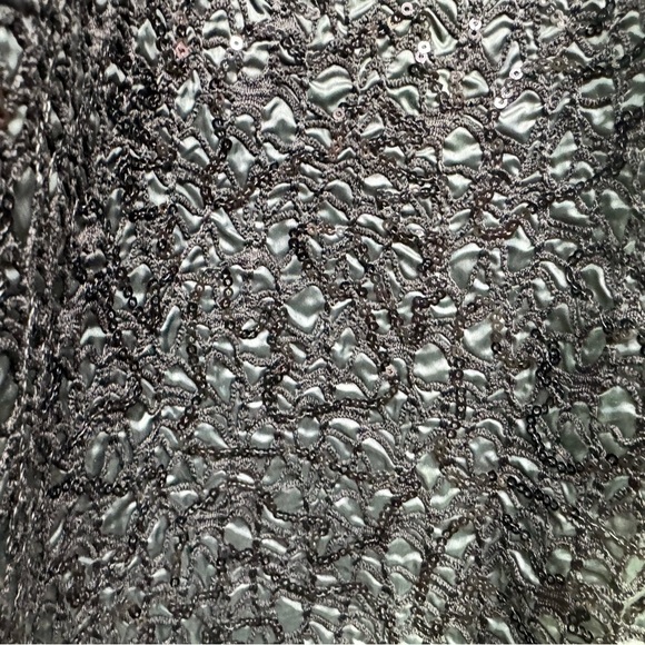 Save the Queen Geometric Sheer Sleeves Sequin Accents Shift Dress Medium NWT - Picture 6 of 12